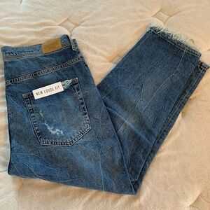 NWT ZARA men’s capris distressed jeans-size 32